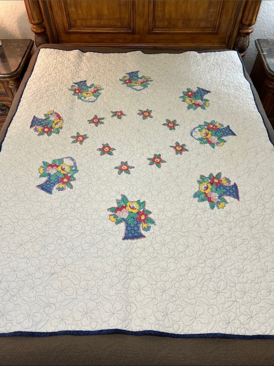 Handmade Other - Handmade Floral Basket Appliqué Quilt Throw 73 x 56.5